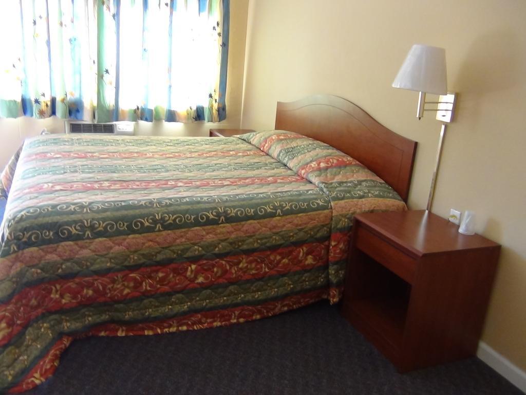 Desert Inn Motel Corona Phòng bức ảnh